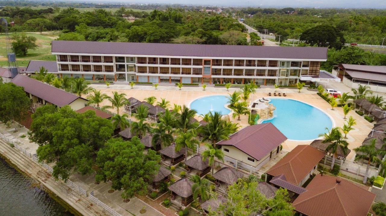 River Palm Hotel And Resort Powered By Cocotel Bugallon Exterior foto